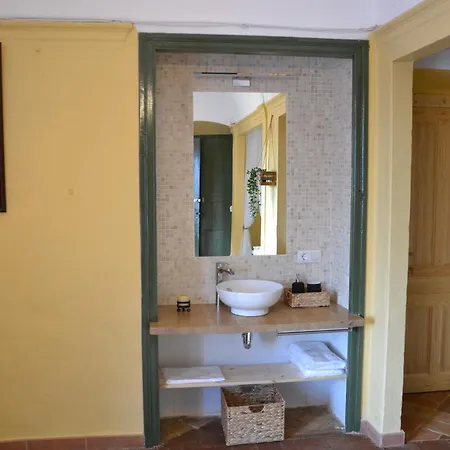 Landhaus Padrosa Turisme Rural Riumors